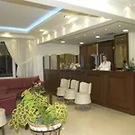 Hotel Avra