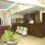 Hotel Avra 2*