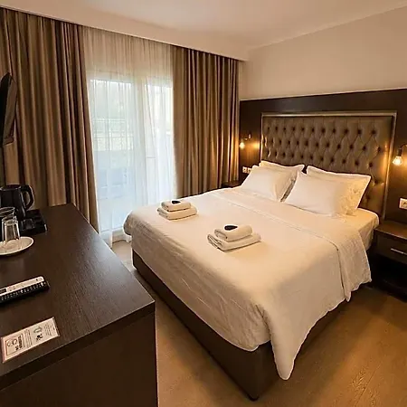 Avra Hotel