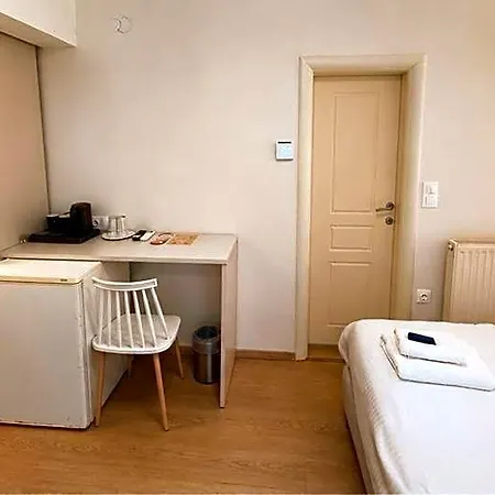 Hotel Avra