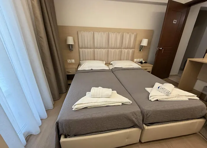 Avra Hotell 2*