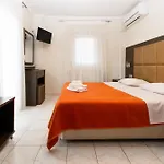 αύρα Ξενοδοχείο Περαία