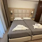 αύρα Ξενοδοχείο 2*