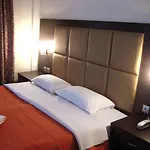 αύρα Ξενοδοχείο