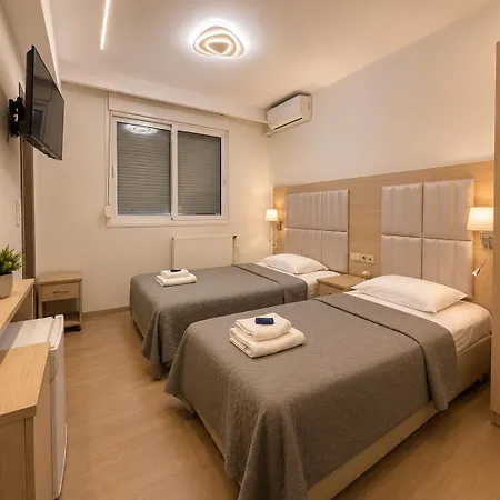 Hotel Avra