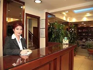 Hotell Avra